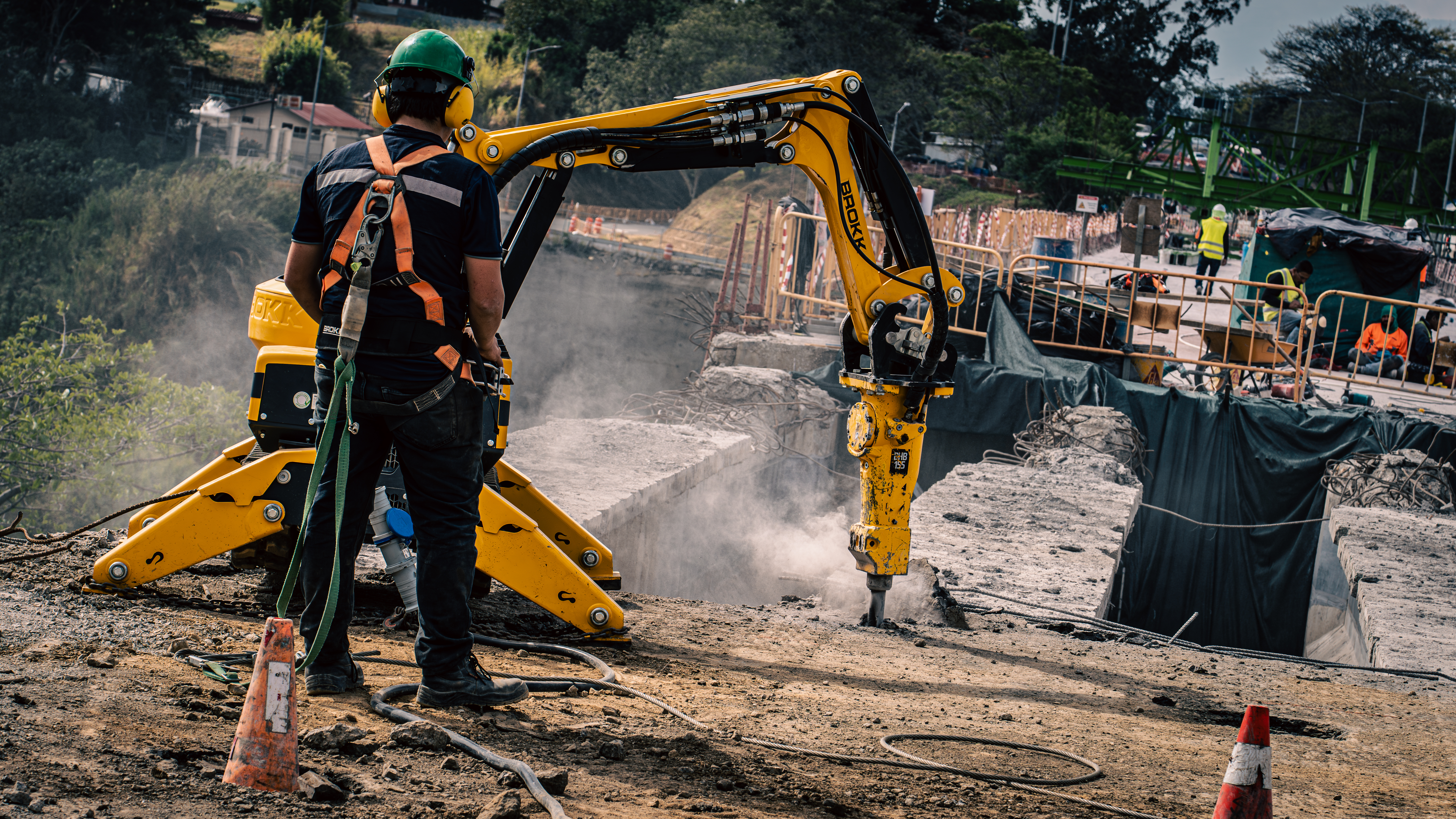Robot Brokk en demolición